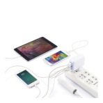 Travel plug with 4 USB ports - Image 4