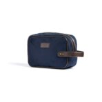 VINGA Hunton washbag - Image 3