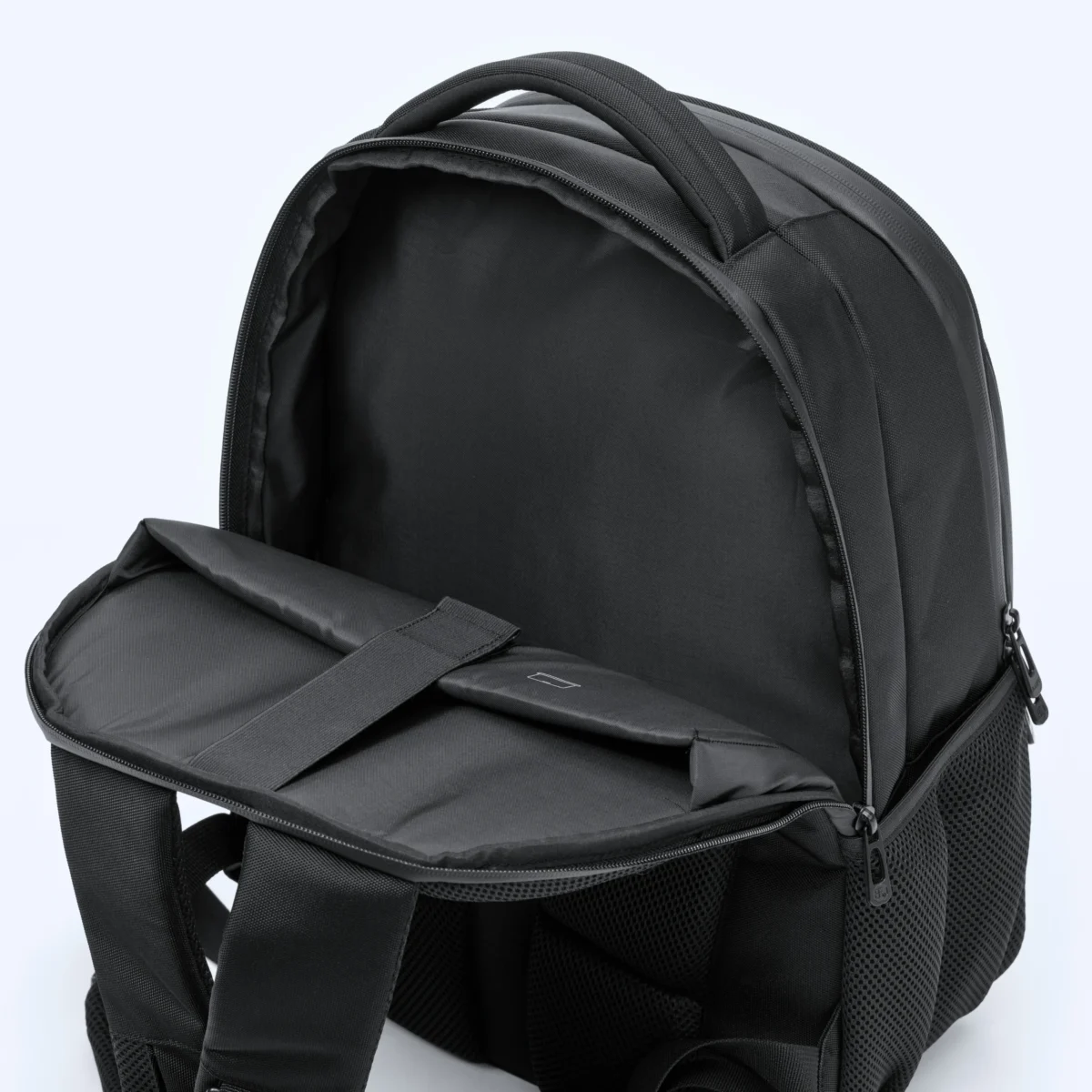 DYNAMIC THREE-COMPARTMENT BUSINESS BACKPACK - Image 4