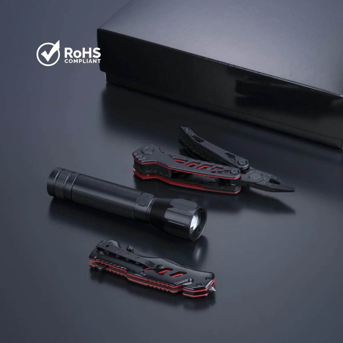 zo10_9 OPTIMA SET III: MULTITOOL, RESCUE KNIFE, AND LARGE FLASHLIGHT - Image 1